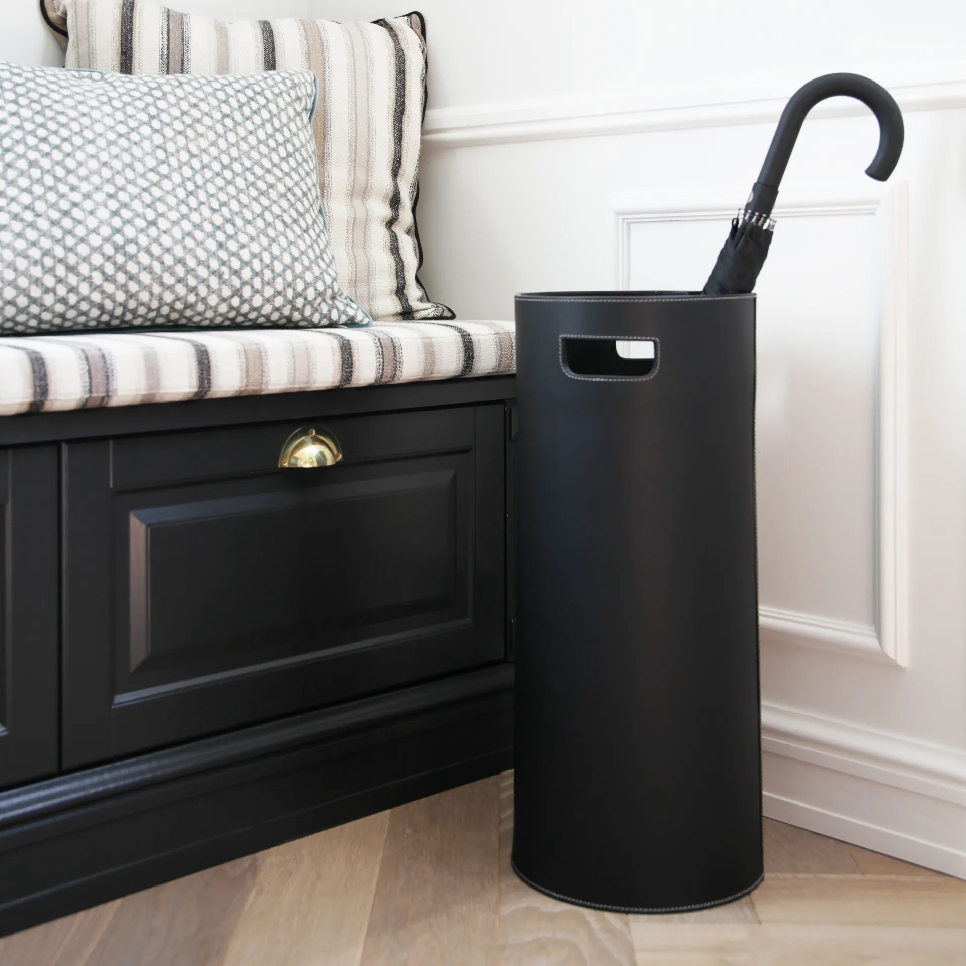 Ørskov sateenvarjoteline, musta valkoisella tikkauksella Ørskov