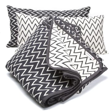 Zigzag päiväpeite musta - 140x260 cm - Ørskov