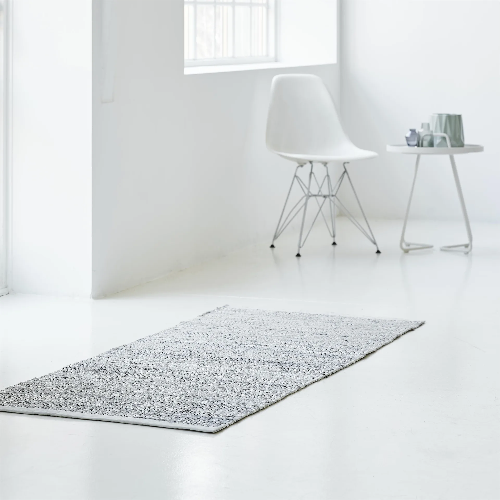 Leather matto 65 x 135 cm, light grey (vaaleanharmaa) Rug Solid