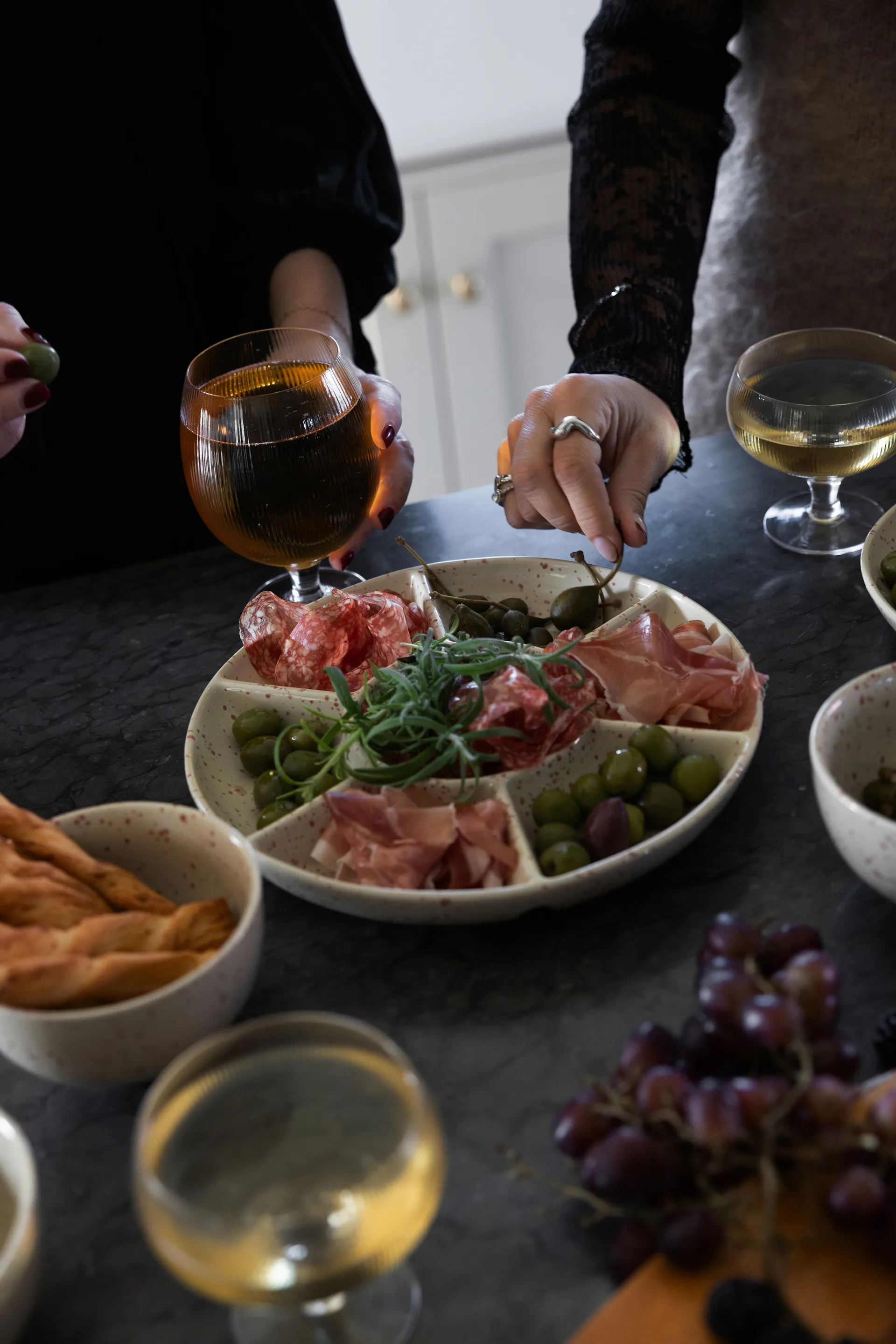 Ditte tarjoilulautanen, Beige-viininpunainen Sagaform