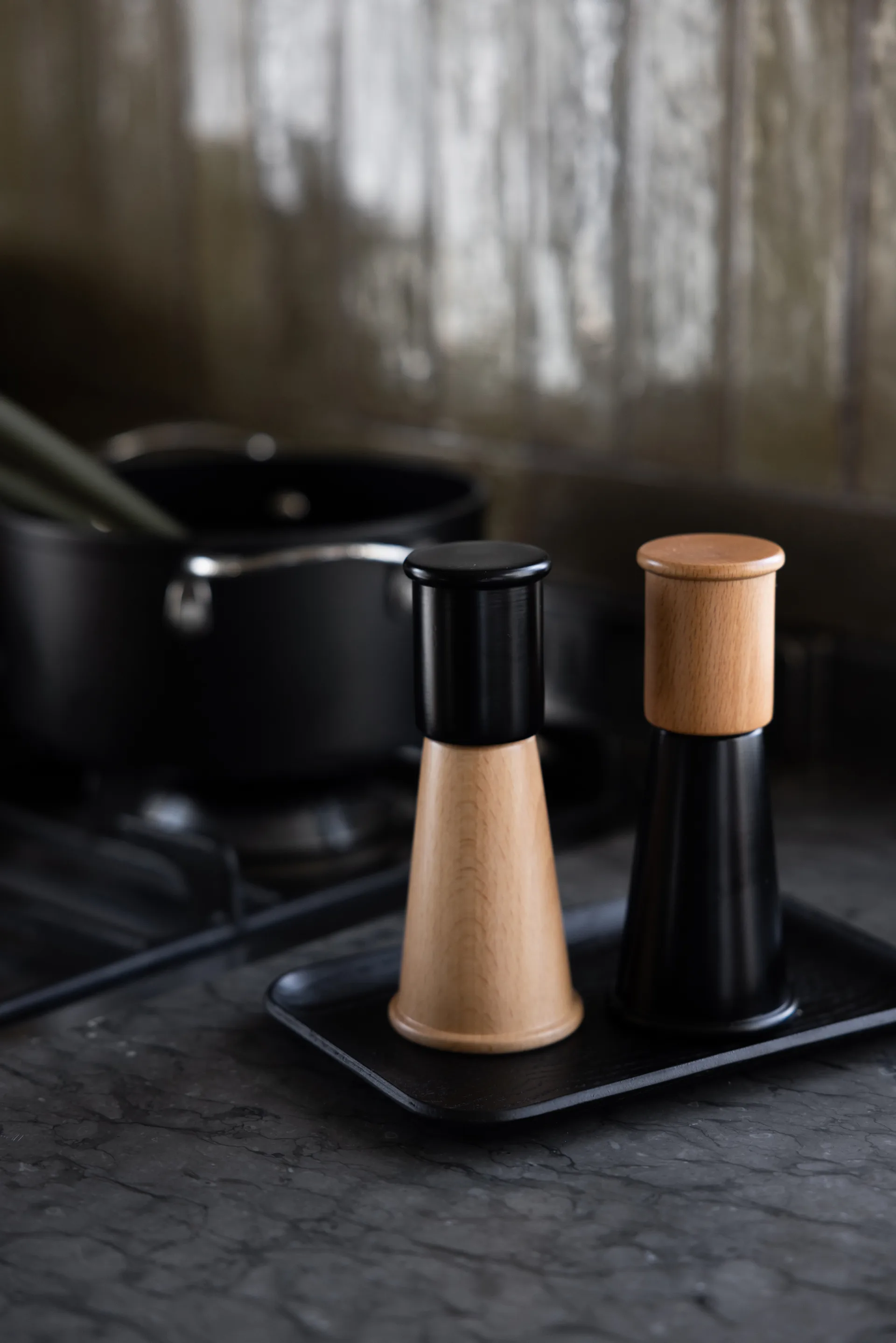 Gurken suola- ja pippurimylly pieni 2 osaa, Musta-ruskea Sagaform