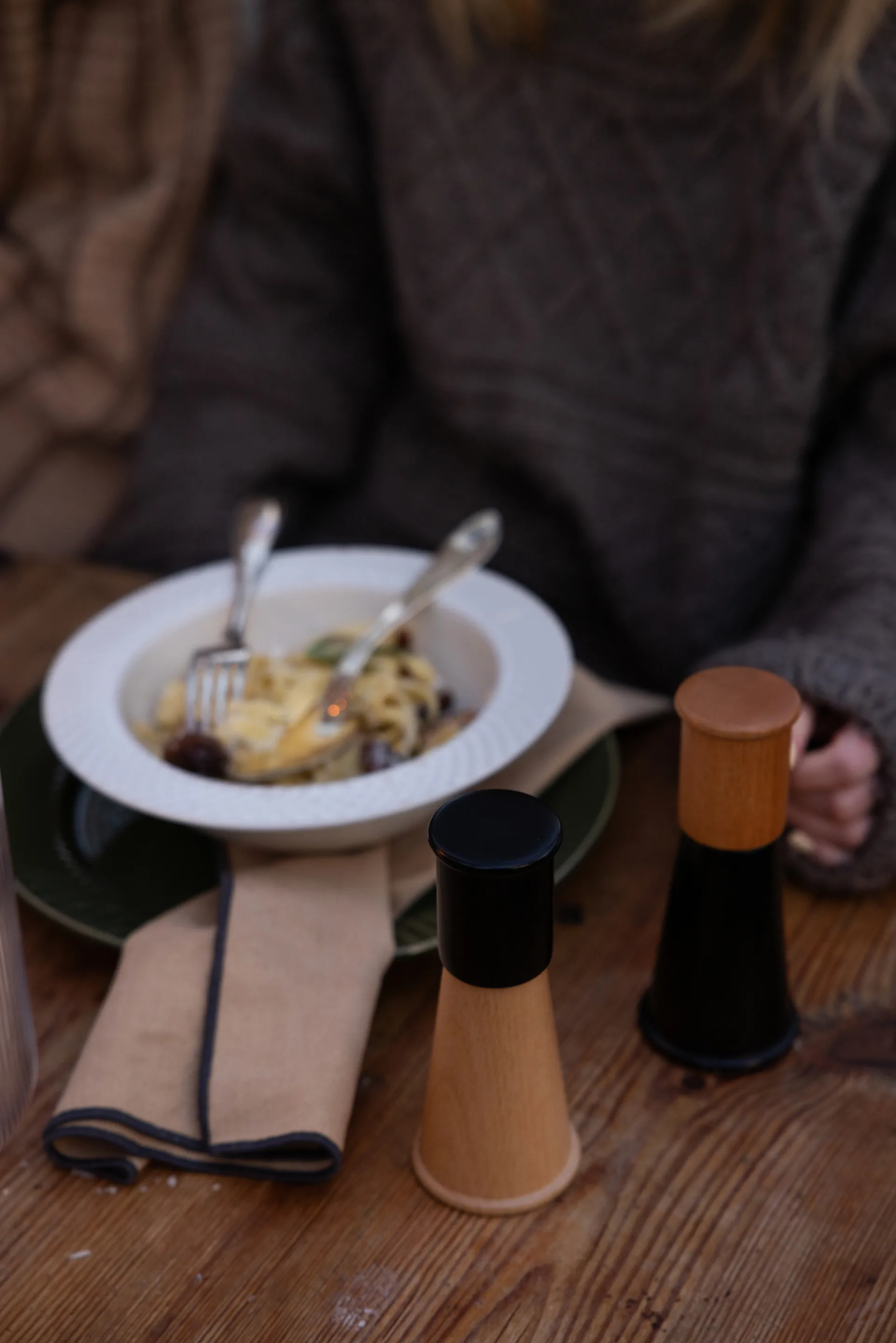 Gurken suola- ja pippurimylly pieni 2 osaa, Musta-ruskea Sagaform