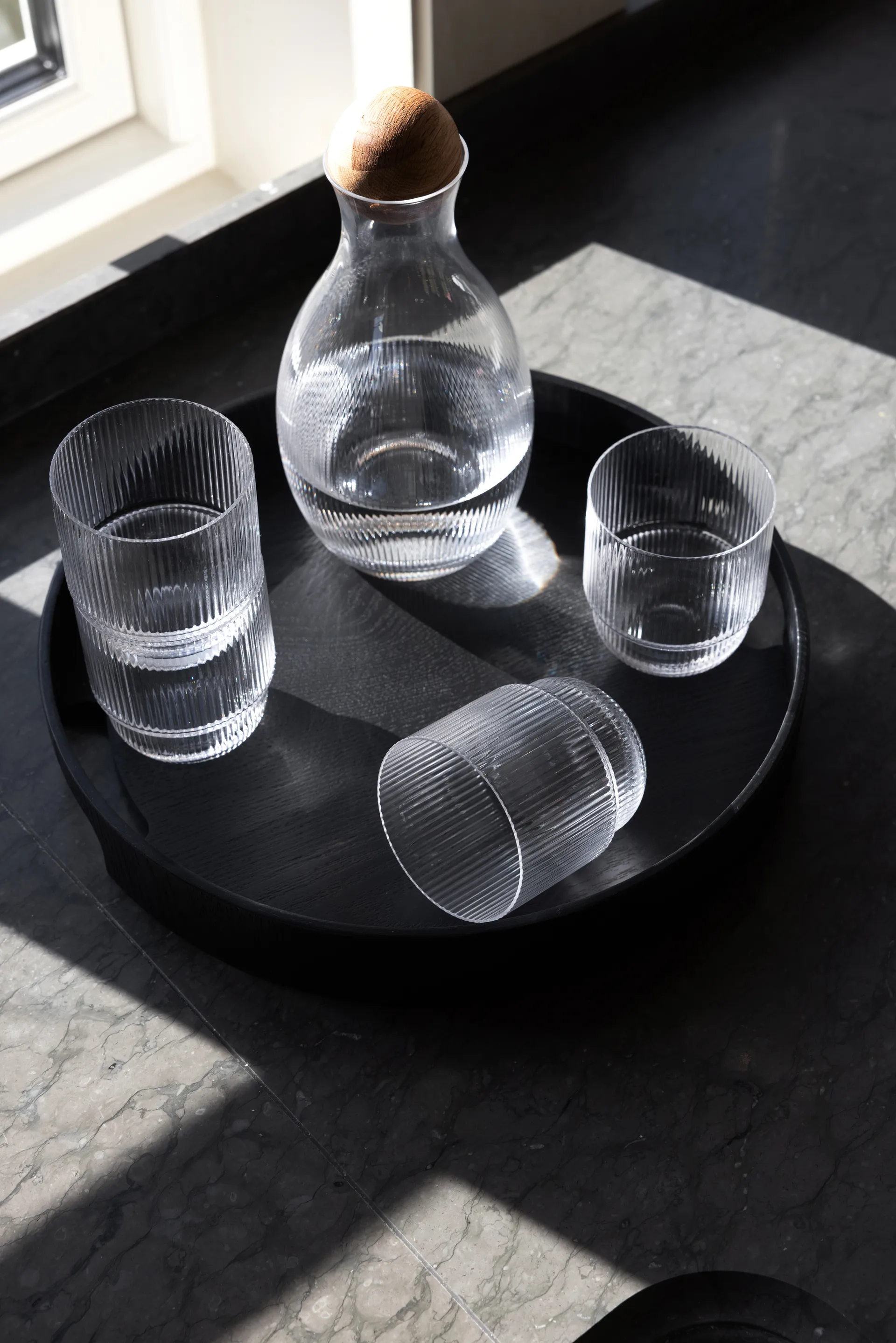 Hanna tarjotin pyöreä Ø35 cm, Musta Sagaform