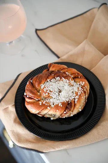 Inka lautanen - Musta, Ø17 cm - Sagaform