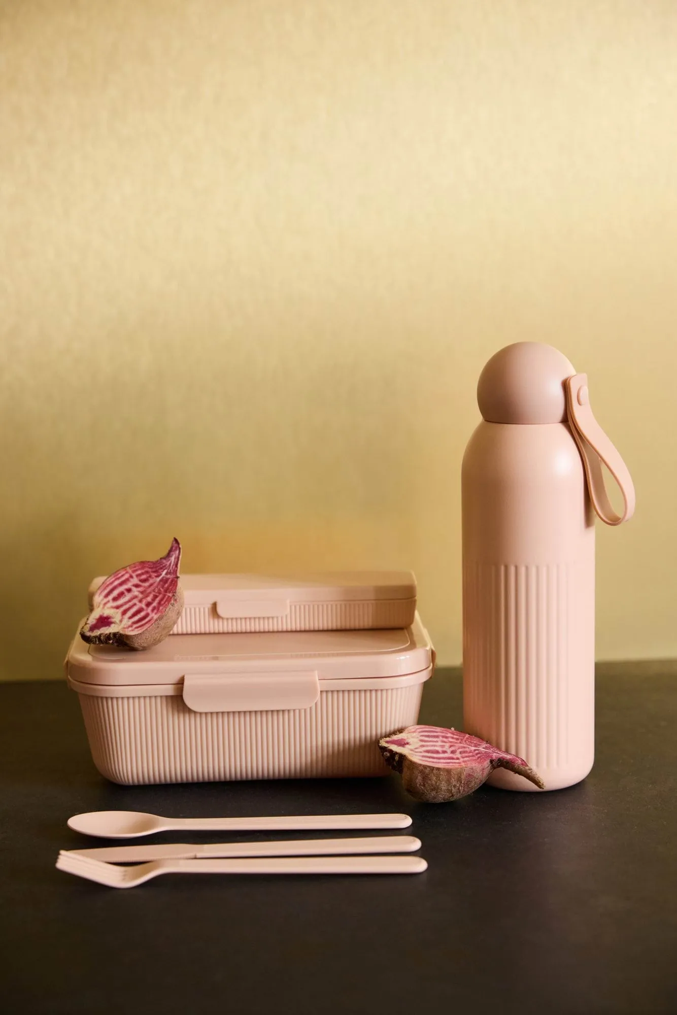Tina aterinsetti, Vaaleanpunainen Pantone 489C Sagaform