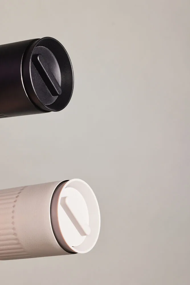 Tova automuki termosmuki 32 cl, Musta Sagaform