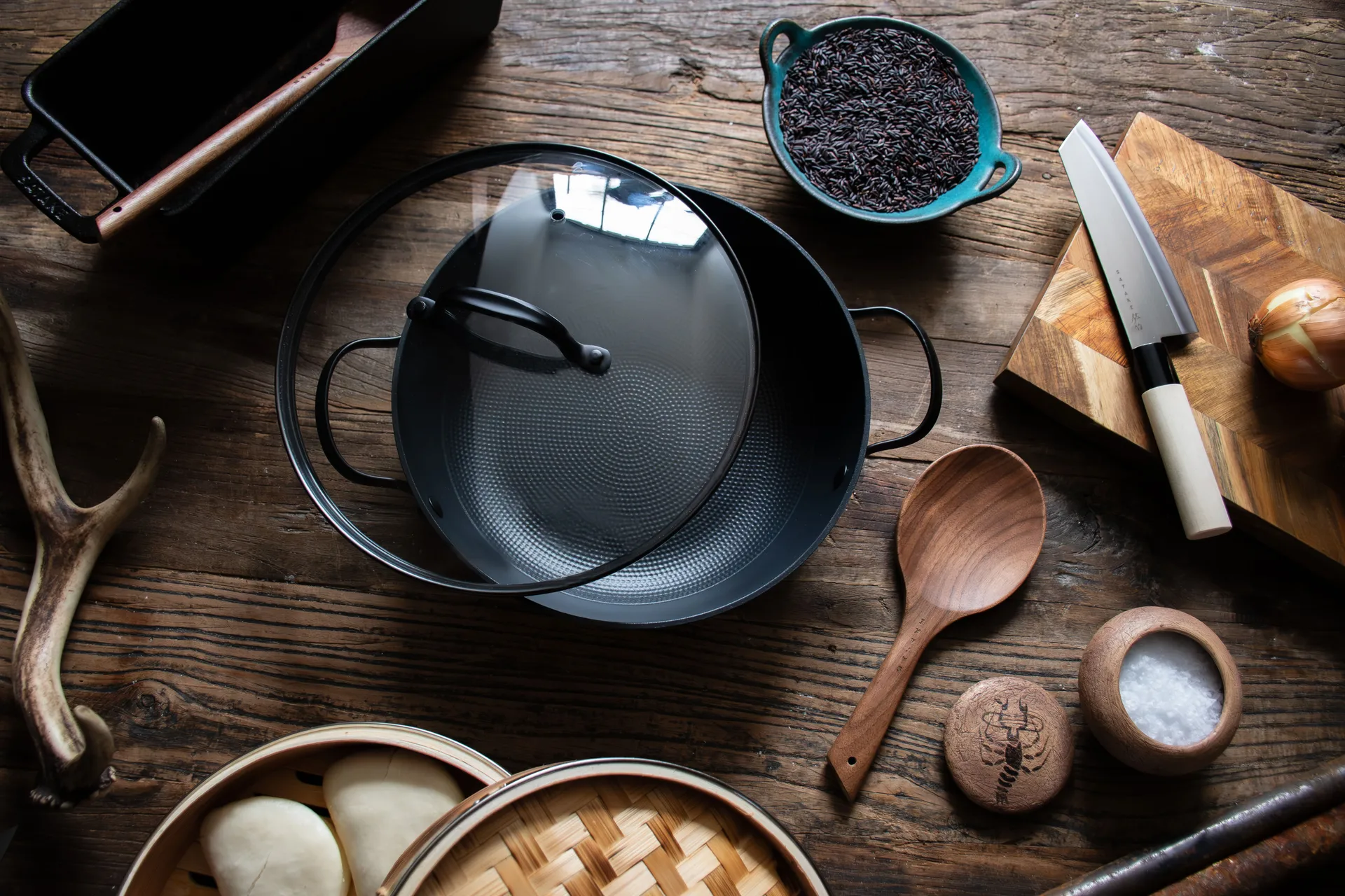 Satake kevytvalurautainen kattila lasikannella, 26 cm Satake