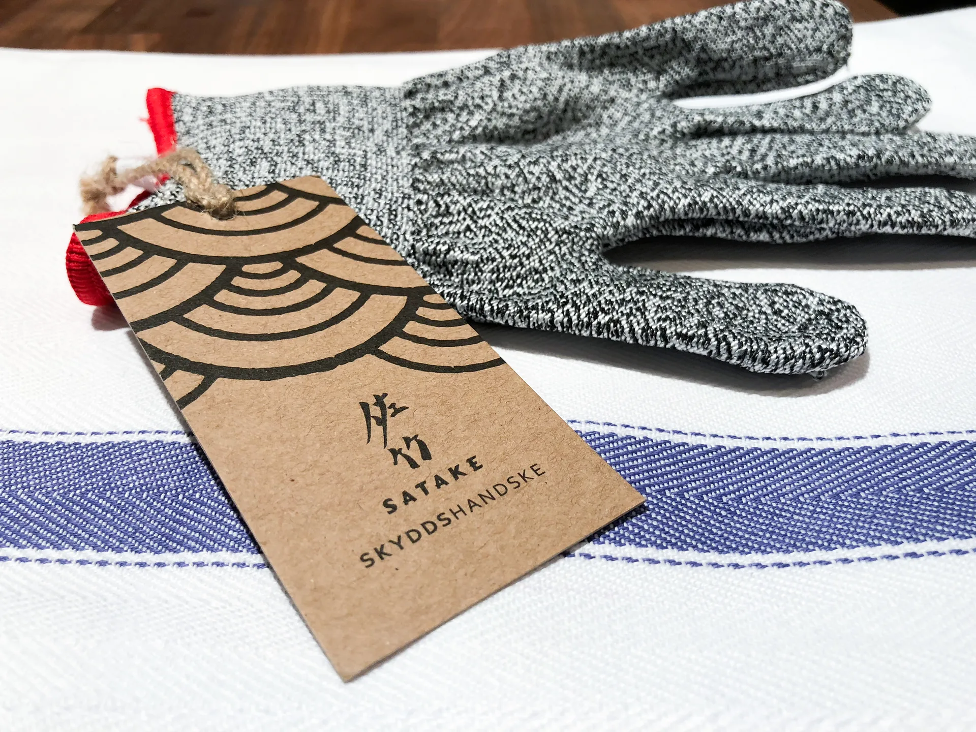 Satake suojakäsine, Harmaa Satake