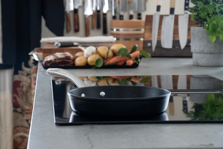 Satake valurautapannu, 22 cm Satake