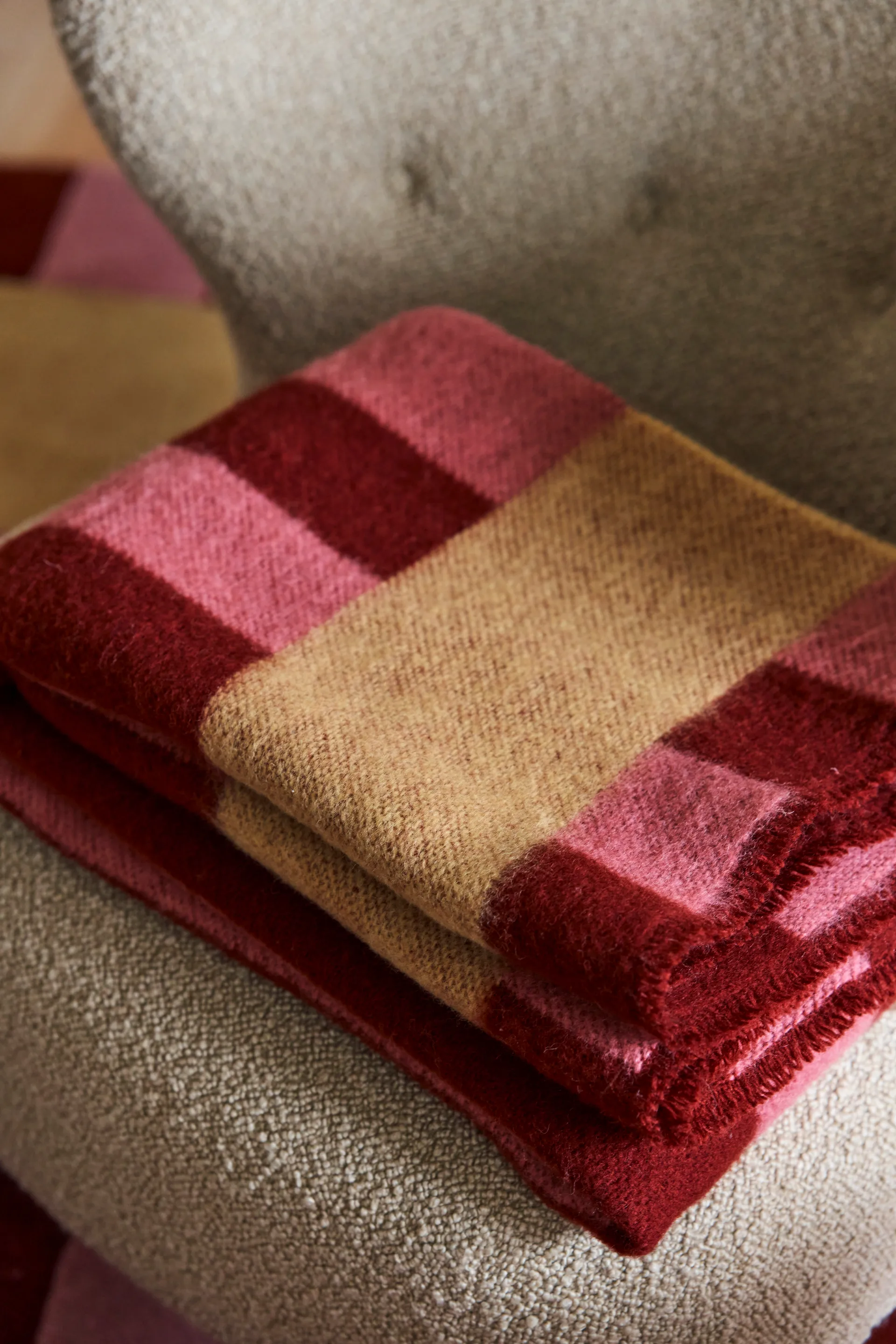 Aislesin villahuopa 130x180 cm, Punainen Scandi Living