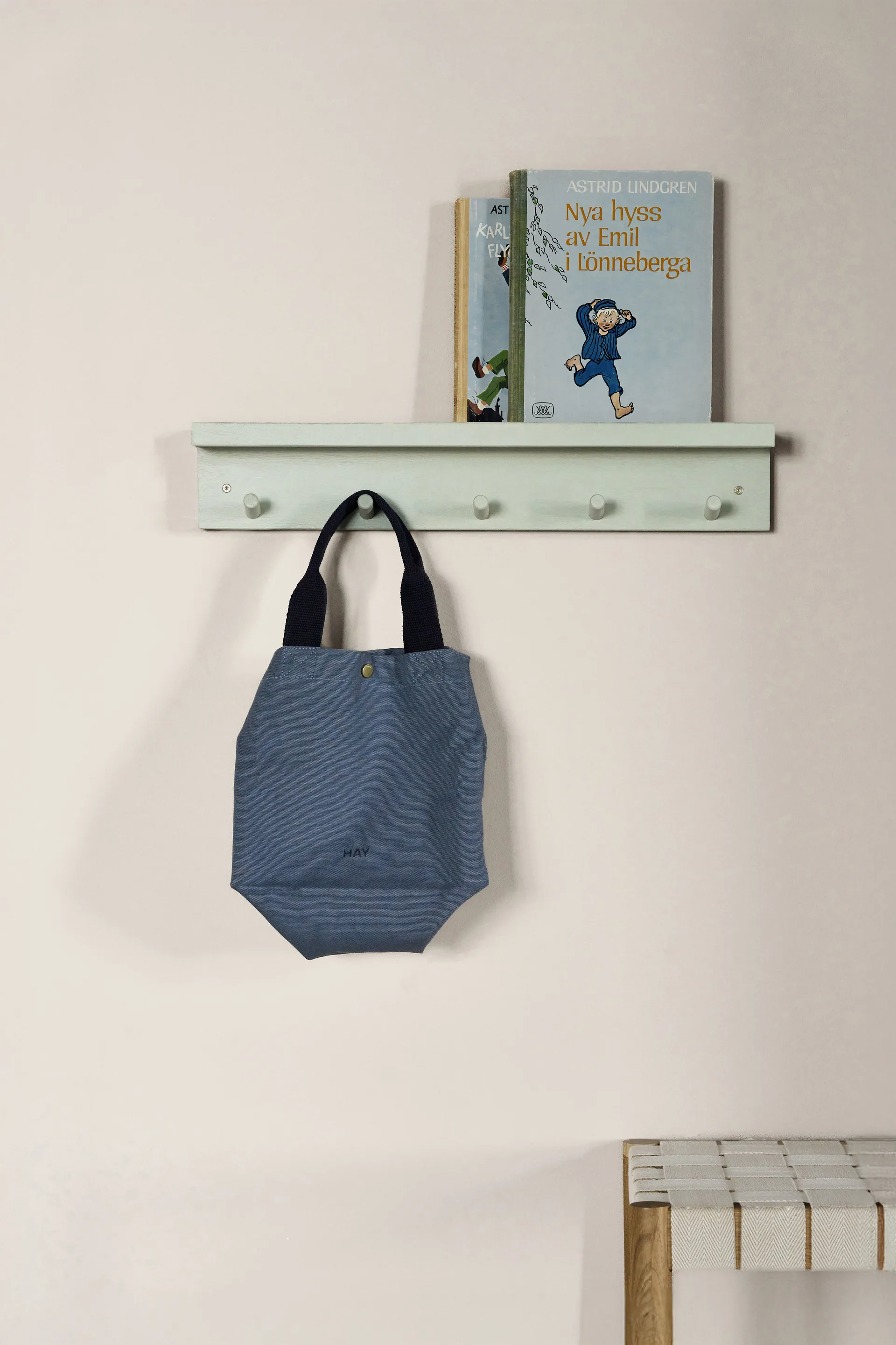 Alley naulakko hyllyllä, Vihreä Scandi Living