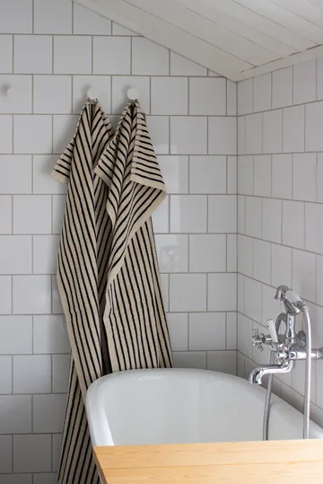Drift kylpypyyhe 100x150 cm - Valkomusta - Scandi Living