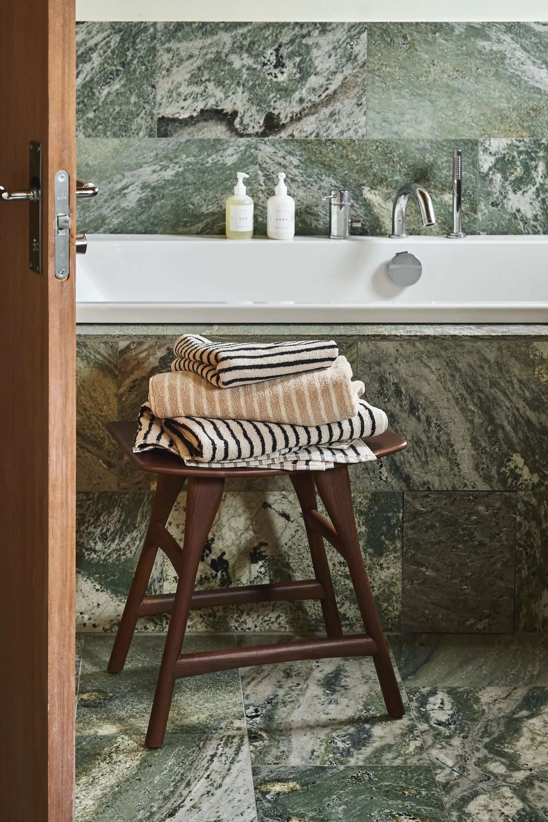 Drift kylpypyyhe 70x140 cm, Beige-valkoinen Scandi Living