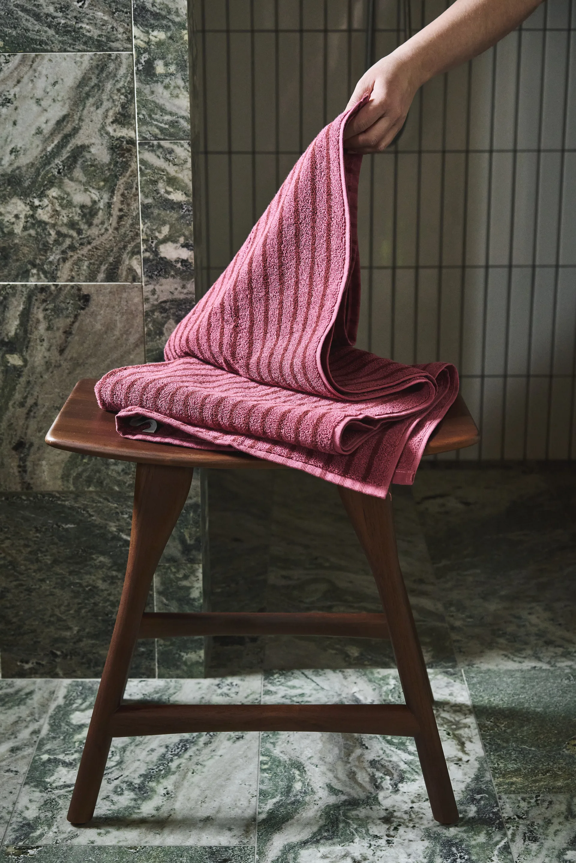 Drift kylpypyyhe 70x140 cm, Rosa-punainen Scandi Living