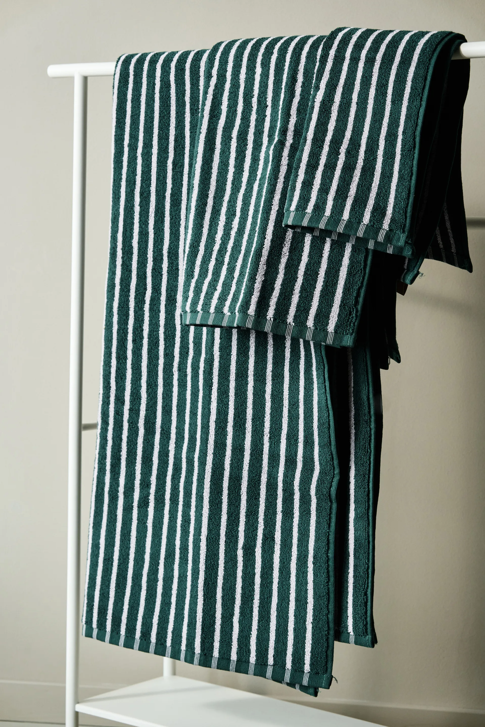 Drift kylpypyyhe 70x140 cm, Vihreä-lila Scandi Living