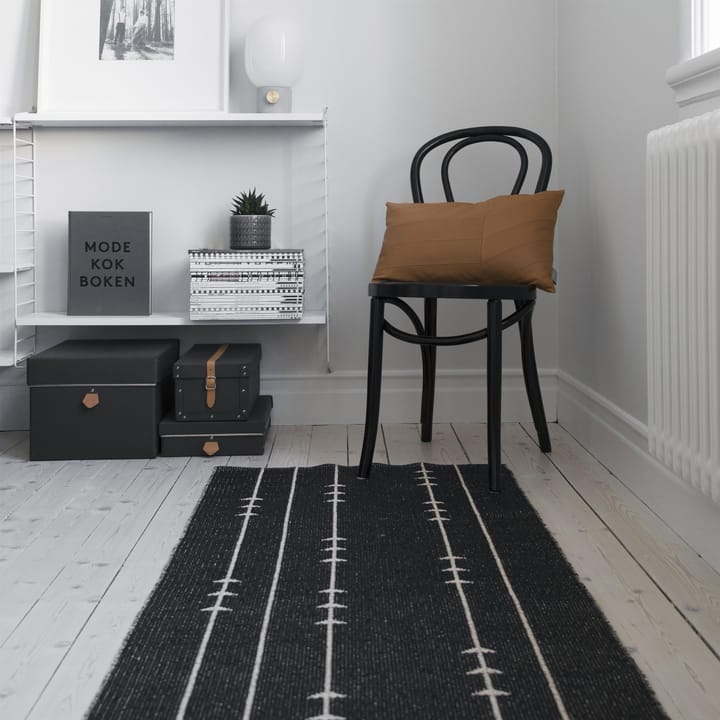 Fir matto nude-musta, 70x250 cm Scandi Living