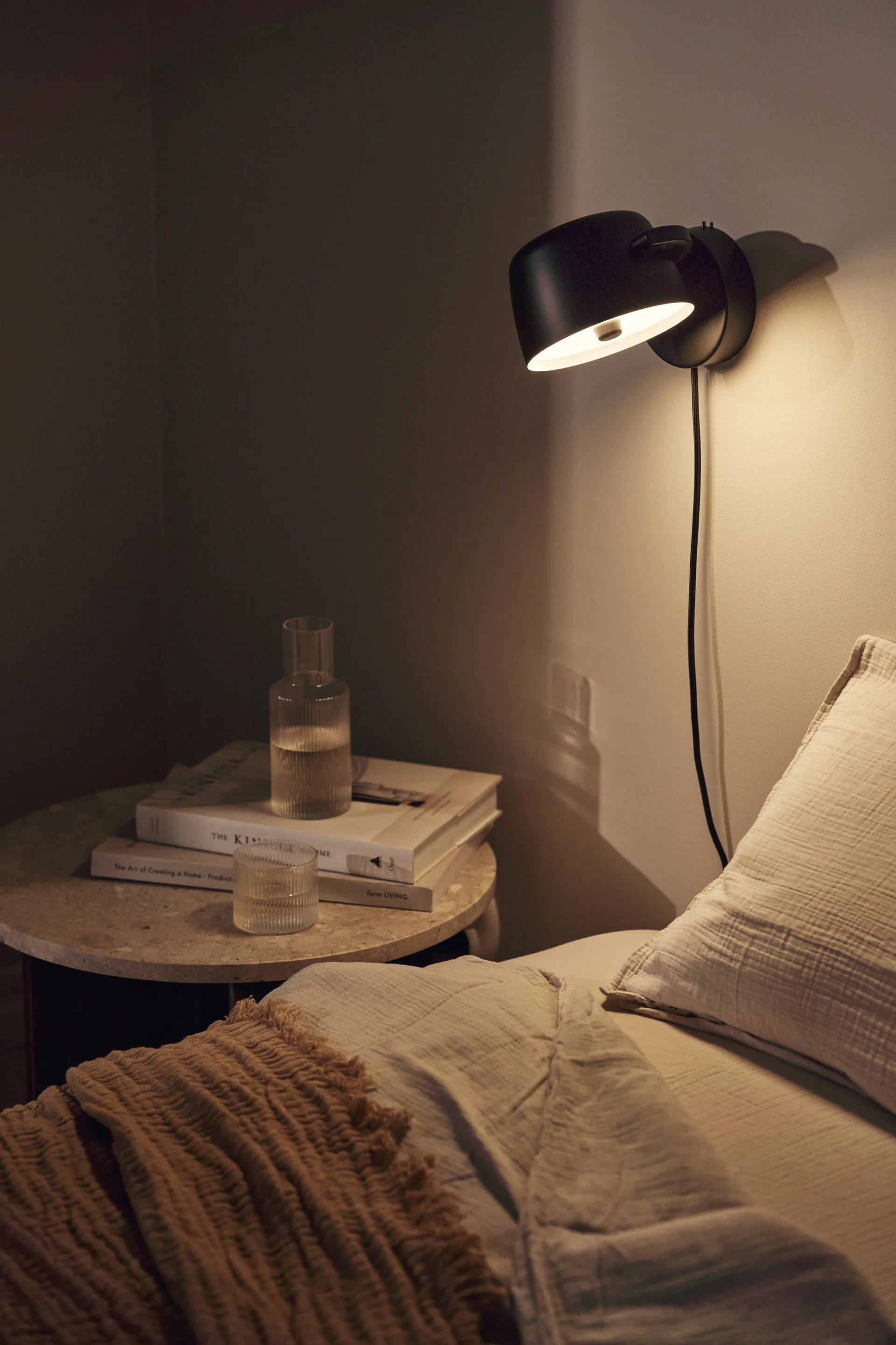 Halo seinävalaisin Ø16 cm, Black Scandi Living