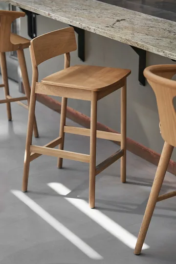 Horizon baarijakkara 67 cm - Laqurered oak - Scandi Living