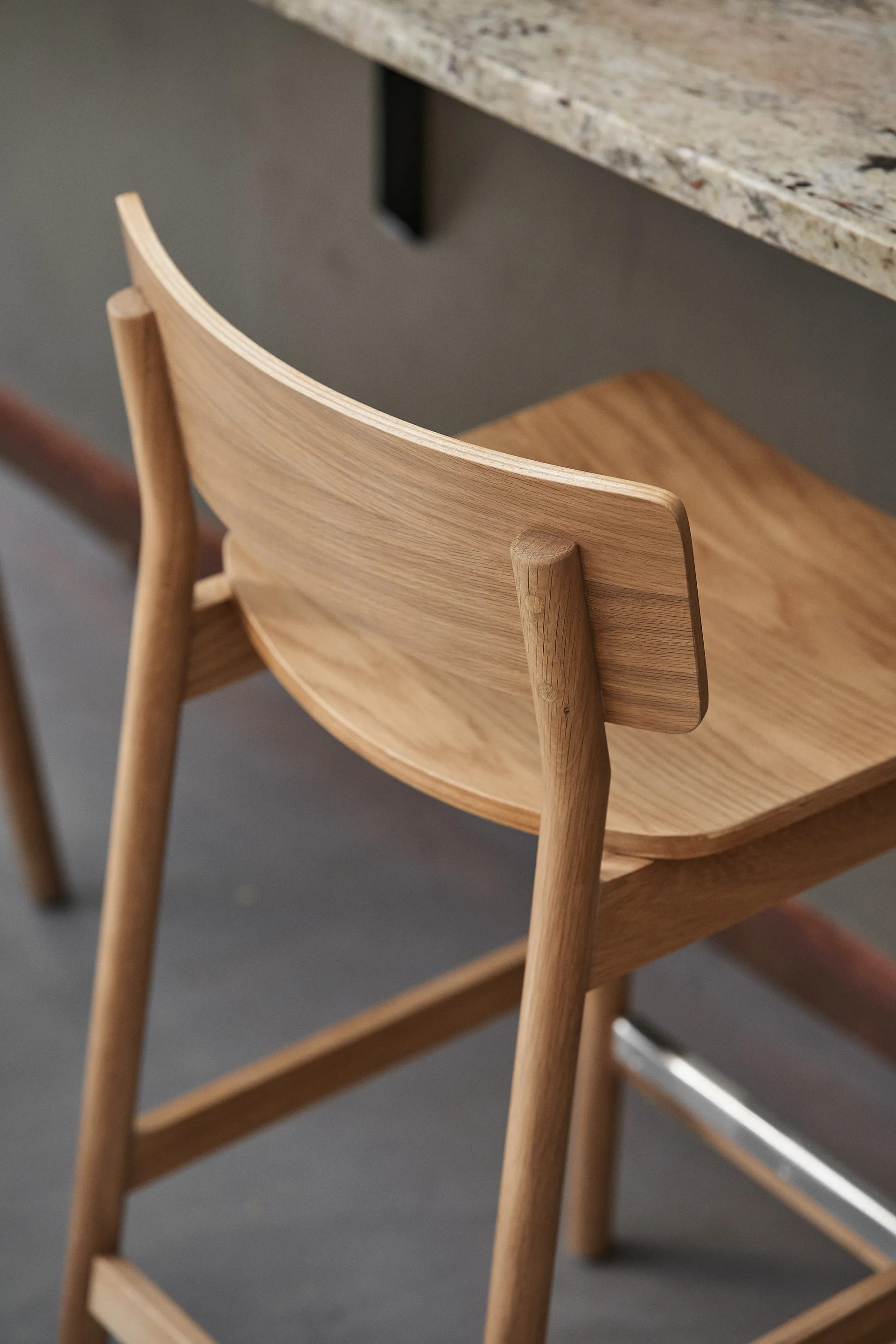 Horizon baarijakkara 67 cm, Laqurered oak Scandi Living