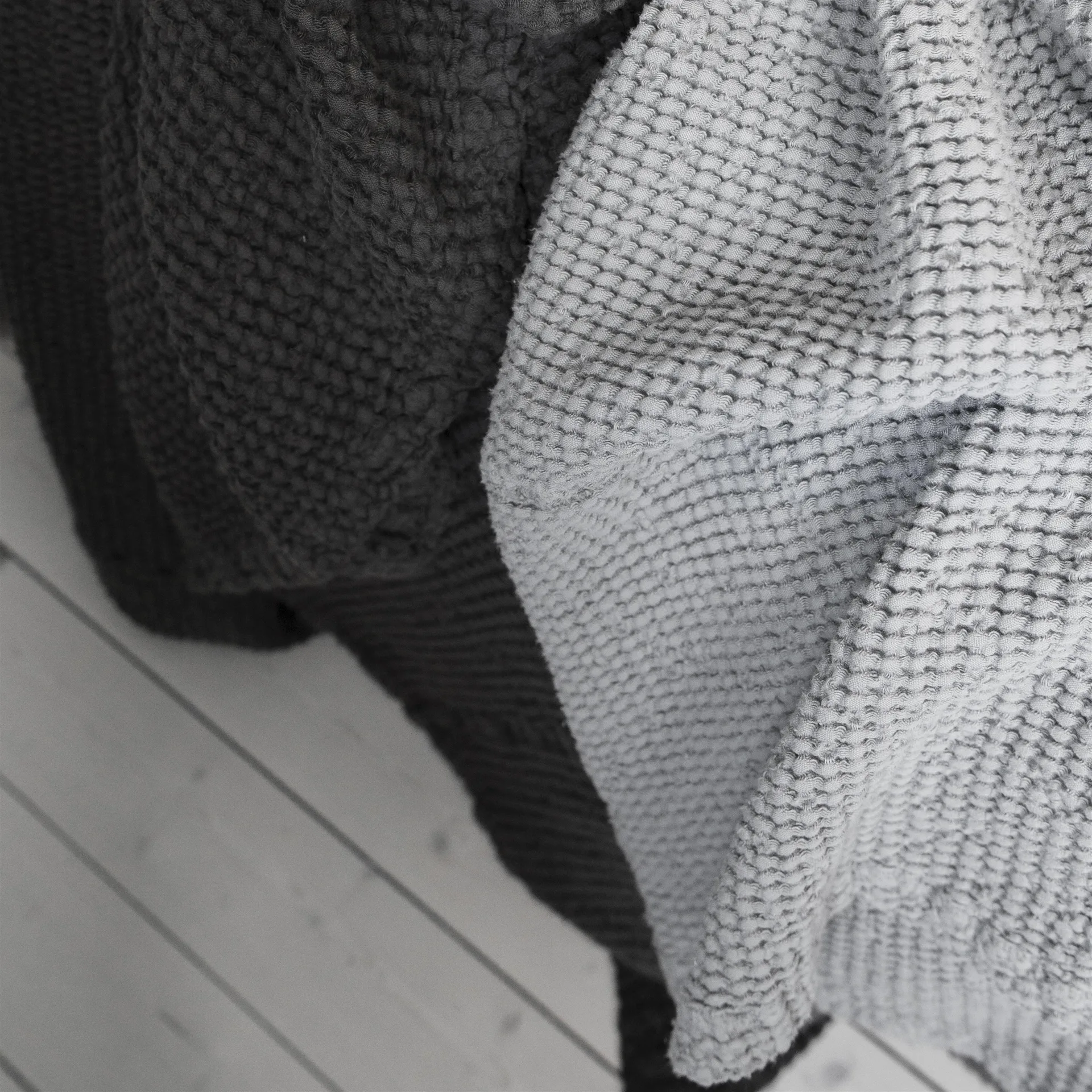 Moss päiväpeite 260x260 cm, charcoal (harmaa) Scandi Living