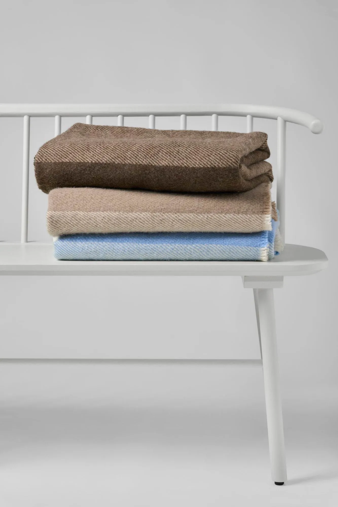 Row raidallinen villahuopa, Vaaleansininen, 120 x 185 cm Scandi Living