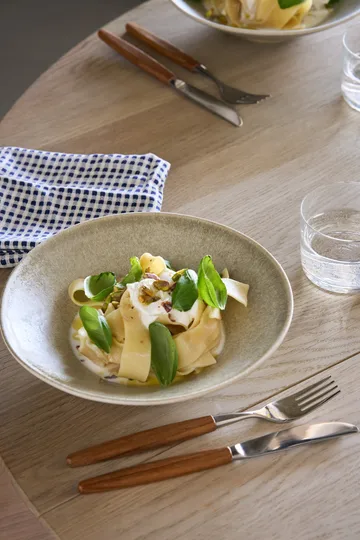 Terra pastalautanen - Beige kivitavara, Ø22,5 cm - Scandi Living