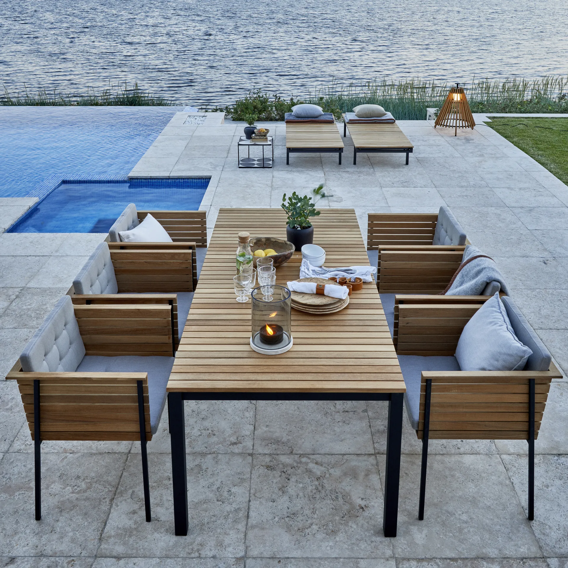 Häringe käsinojatuoli, Sunbrella Natté Nature Grey-tiikki-musta Skargaarden