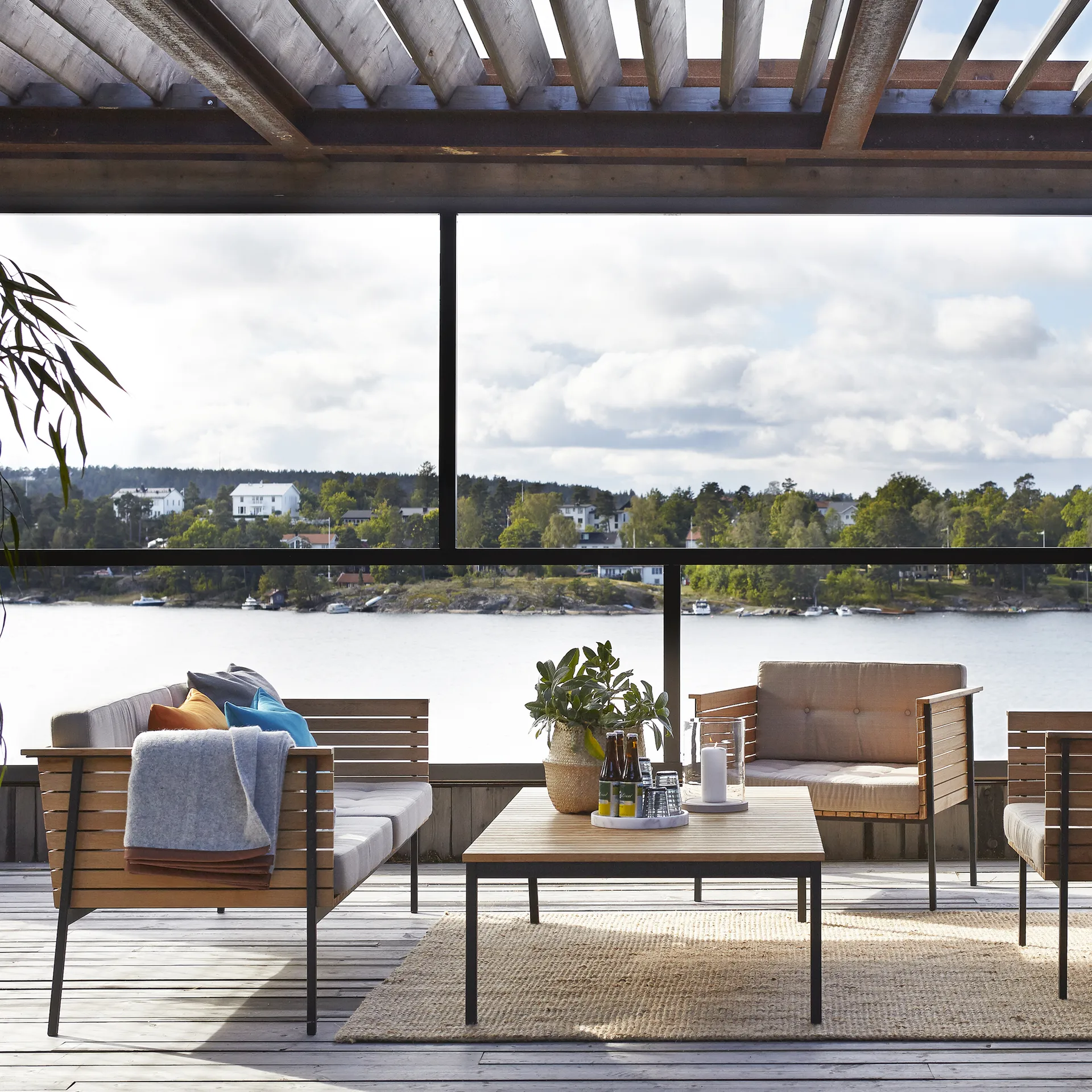 Häringe sohva, Sunbrella Natté Nature Grey-tiikki-musta Skargaarden