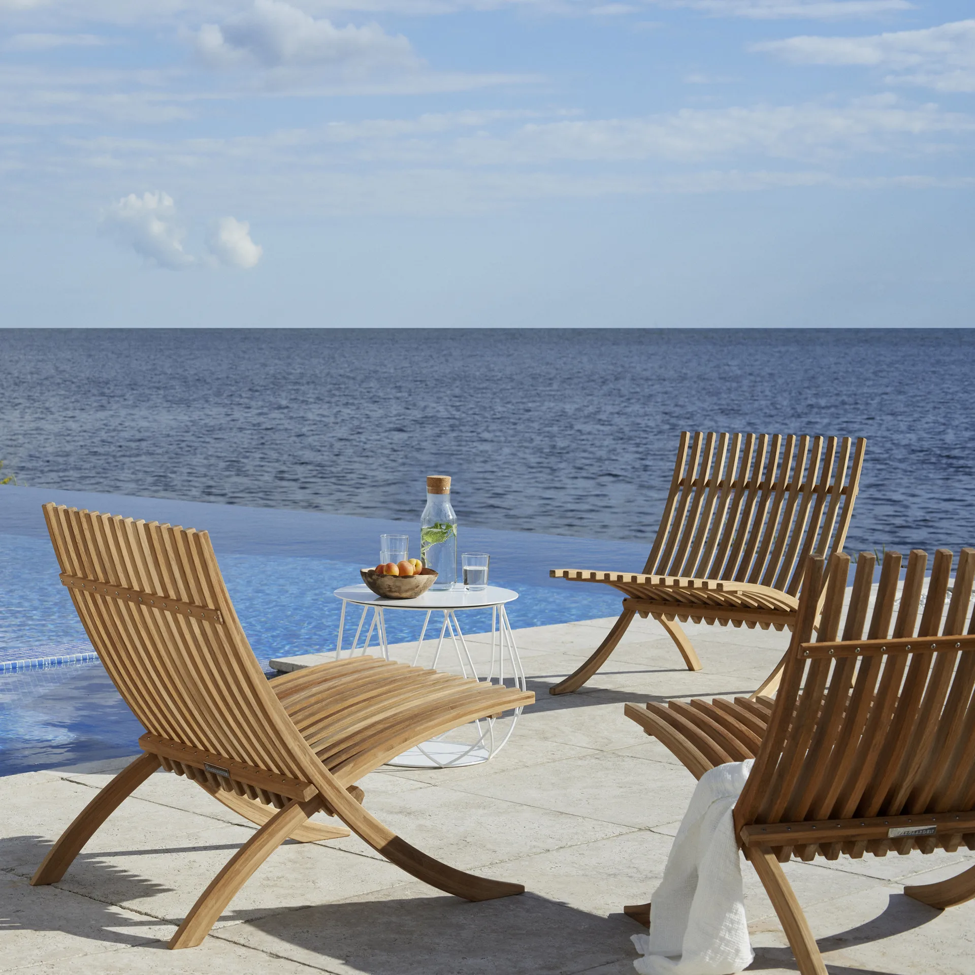 Nozib lounge-nojatuoli, Tiikki Skargaarden