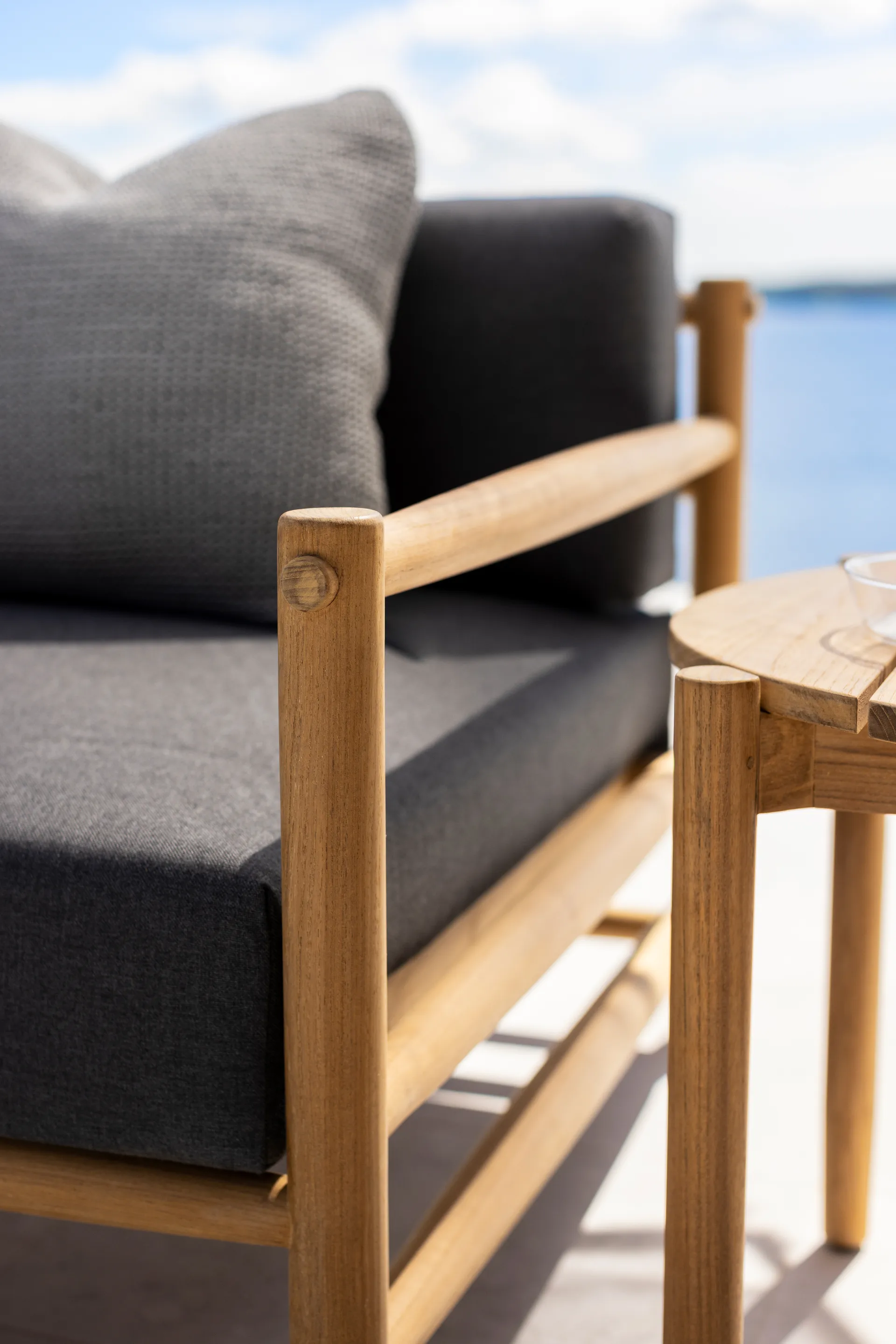 Saltholm sohva tiikki-harmaanruskea pehmuste Skargaarden