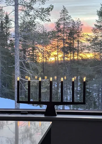 Stella 7 adventtikynttelikkö 60 cm - Musta - SMD Design