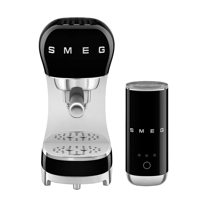 Smeg 50's Style espressokone maidonvaahdottimella - Musta - Smeg