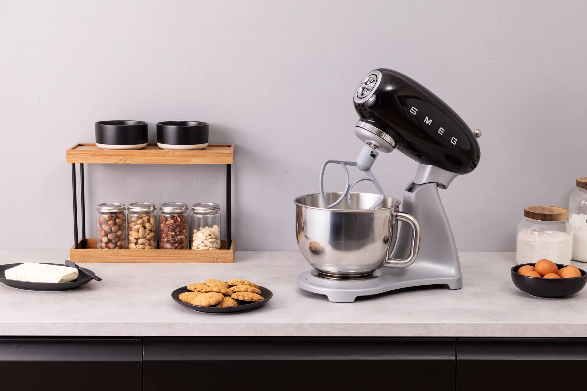 Smeg 50's Style keittiökone 4,8 L, Musta‑hopea 800 W Smeg