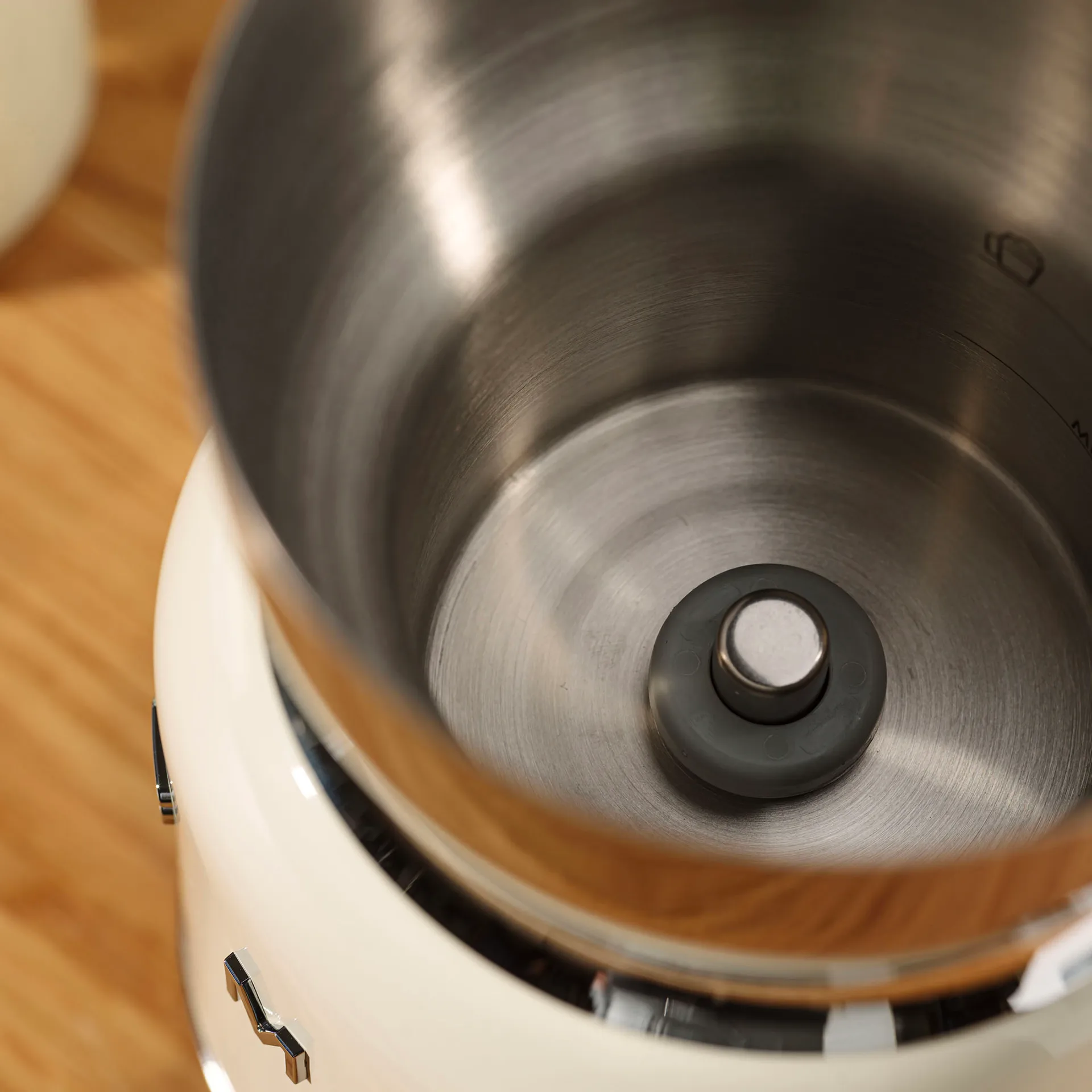 Smeg 50's Style maidonvaahdotin 60 cl, Kermanvalkoinen Smeg