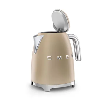 Smeg 50's Style vedenkeitin 1,7 L - Shamppanja - Smeg