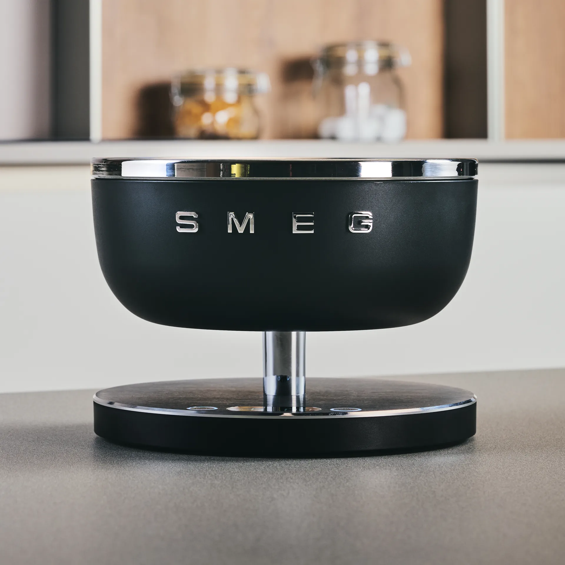 Smeg digitaalinen keittiövaaka, Musta Smeg