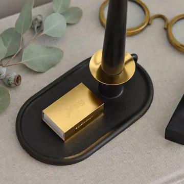 Kammakynttilänjalka tulitikkukotelolla - Musta - Solstickan Design