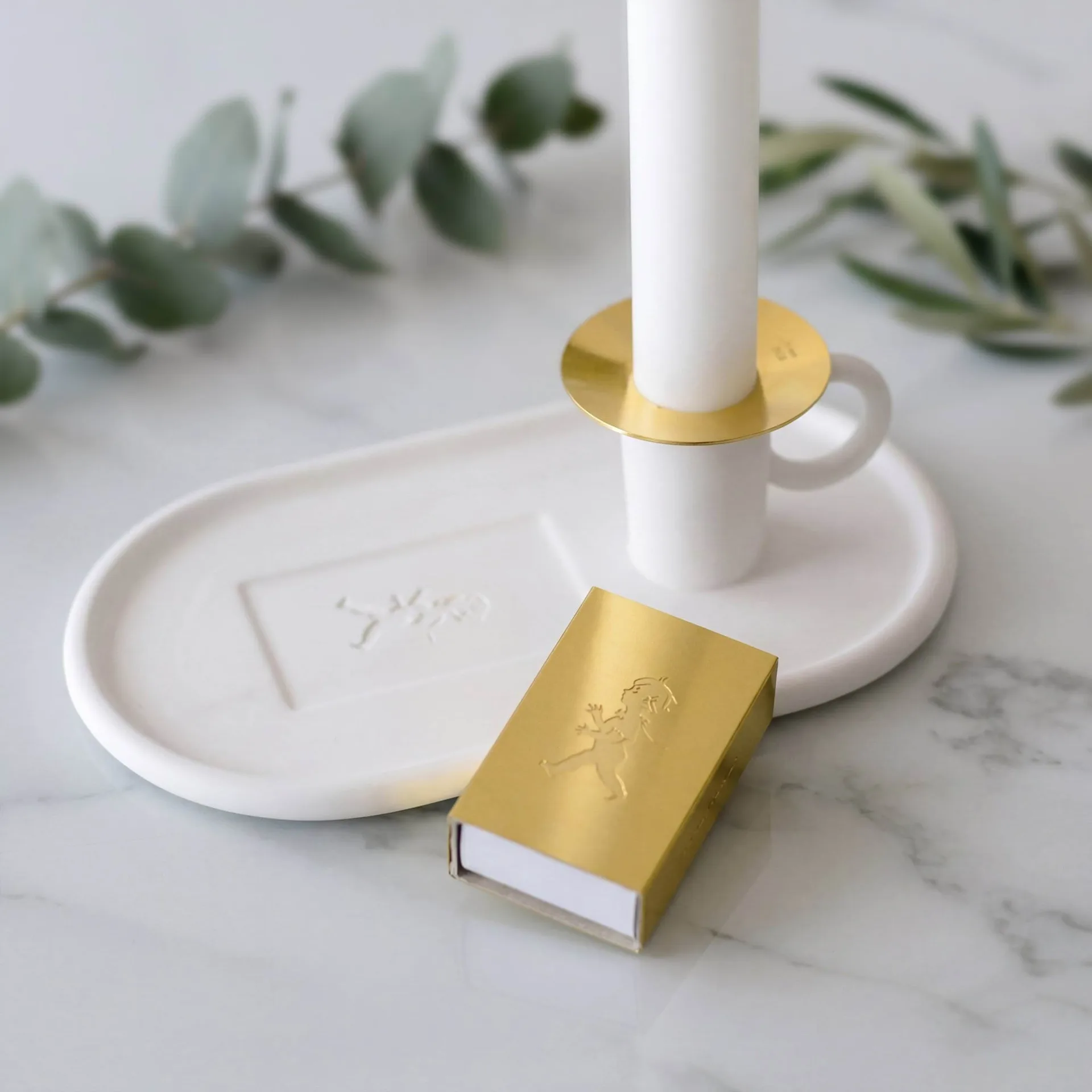 Kammakynttilänjalka tulitikkukotelolla, Valkoinen Solstickan Design