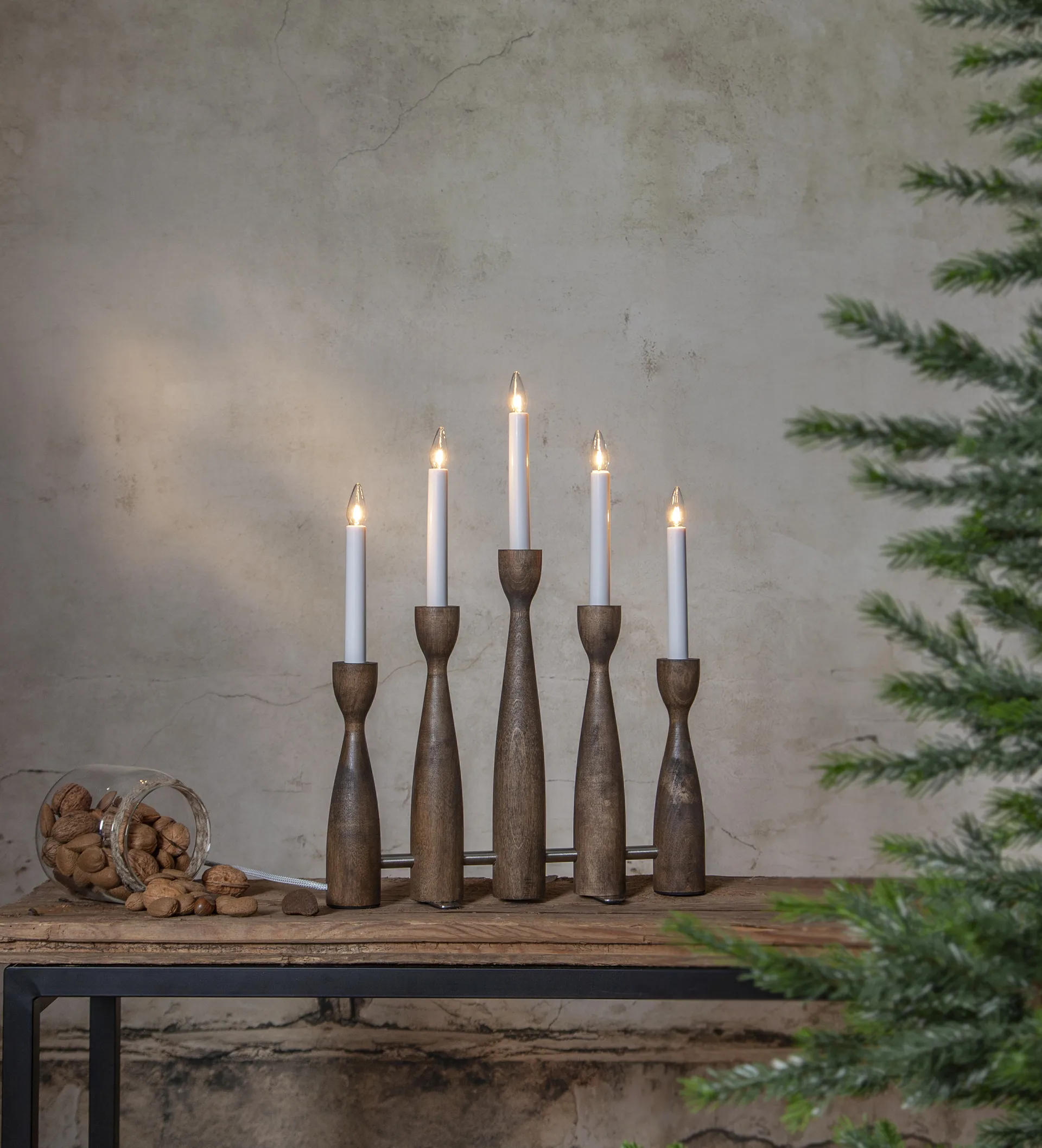 Midja 2.0 -adventtikynttelikkö, Saksanpähkinä Star Trading