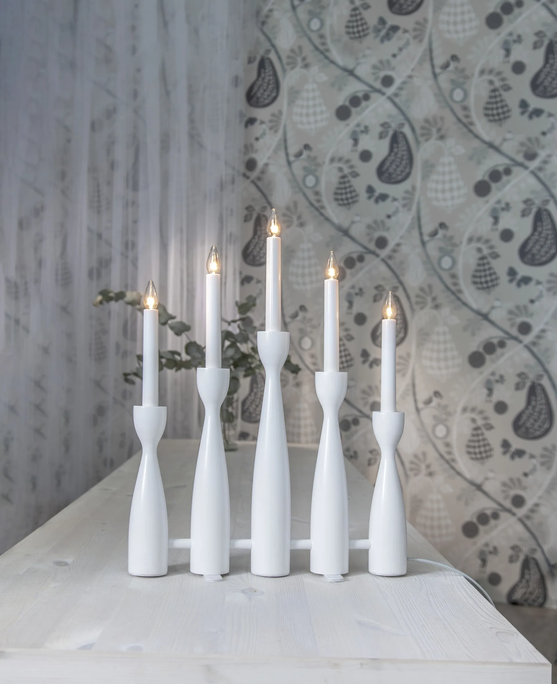 Midja 2.0 -adventtikynttelikkö, Valkoinen Star Trading