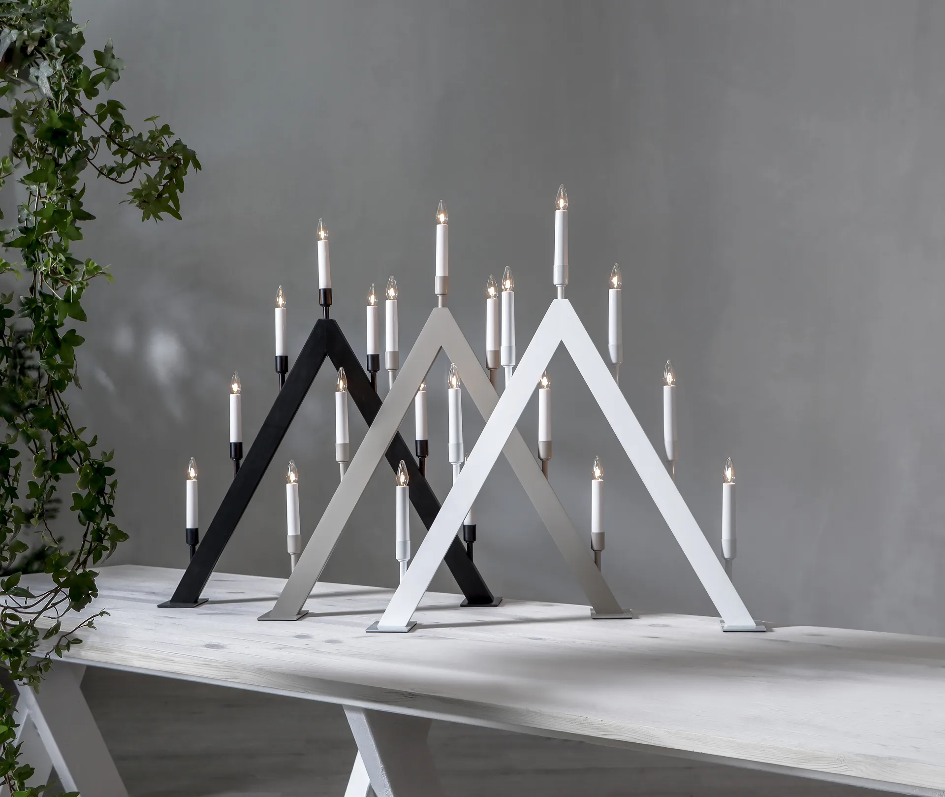 Vind A -adventtikynttelikkö, Valkoinen Star Trading