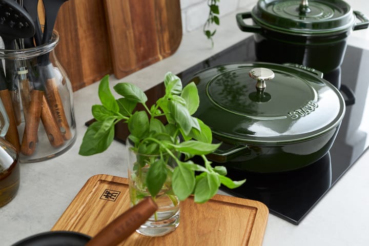 Staub Chistera traktoriastia valurauta Ø24 cm, Basilikavihreä STAUB