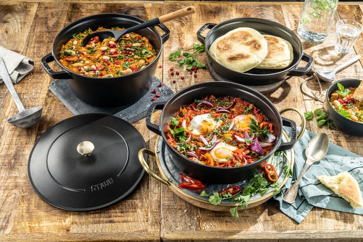 Staub kattila- ja kasvisetti pinottava 5 osaa., Musta STAUB