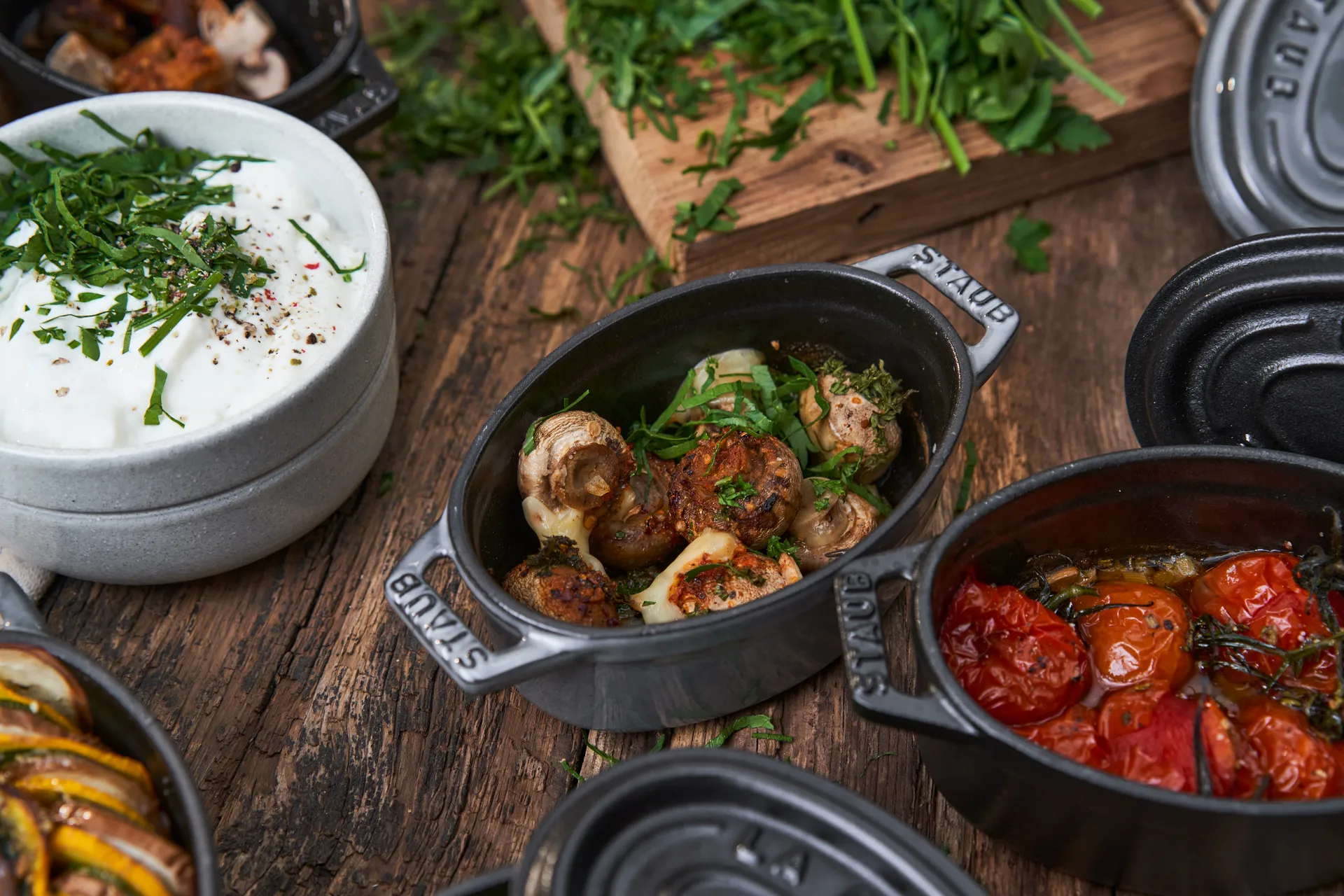 Staub La Cocotte ovaali minipata valurauta 0,25 L, Musta STAUB