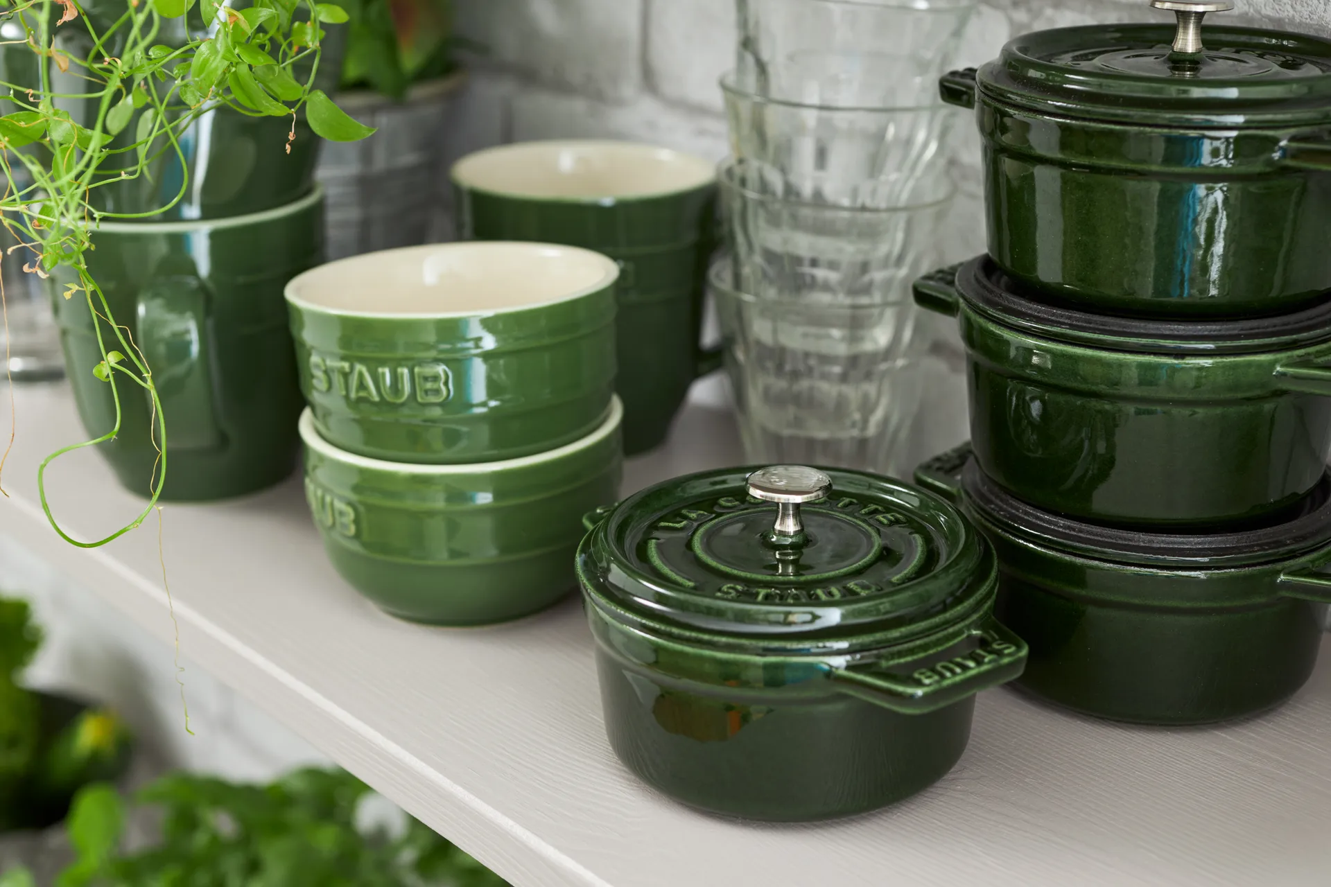 Staub La Cocotte pyöreä pata valurauta 0,25 L, Basilikanvihreä STAUB