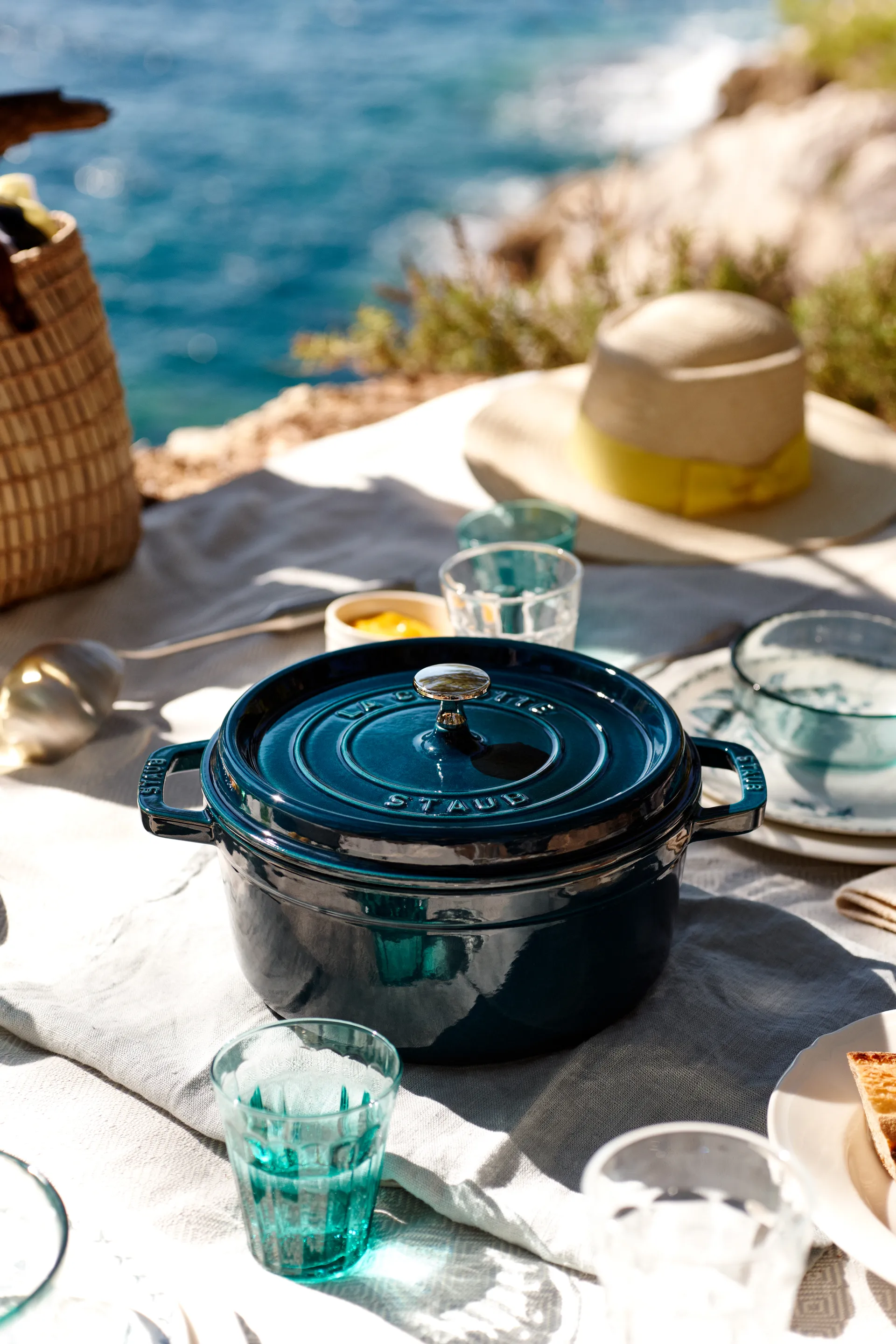Staub La Cocotte pyöreä pata valurauta 2,2 L, La Mer STAUB