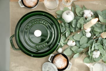 Staub La Cocotte pyöreä pata valurauta 2,6 L - Basilikanvihreä - STAUB