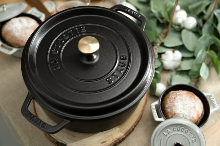 Staub La Cocotte pyöreä pata valurauta 2,6 L, Musta STAUB