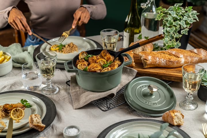 Staub La Cocotte pyöreä pata valurauta 5,2 L, Eukalyptus puu STAUB