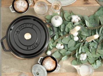 Staub La Cocotte pyöreä pata valurauta 8,4 L - Musta - STAUB